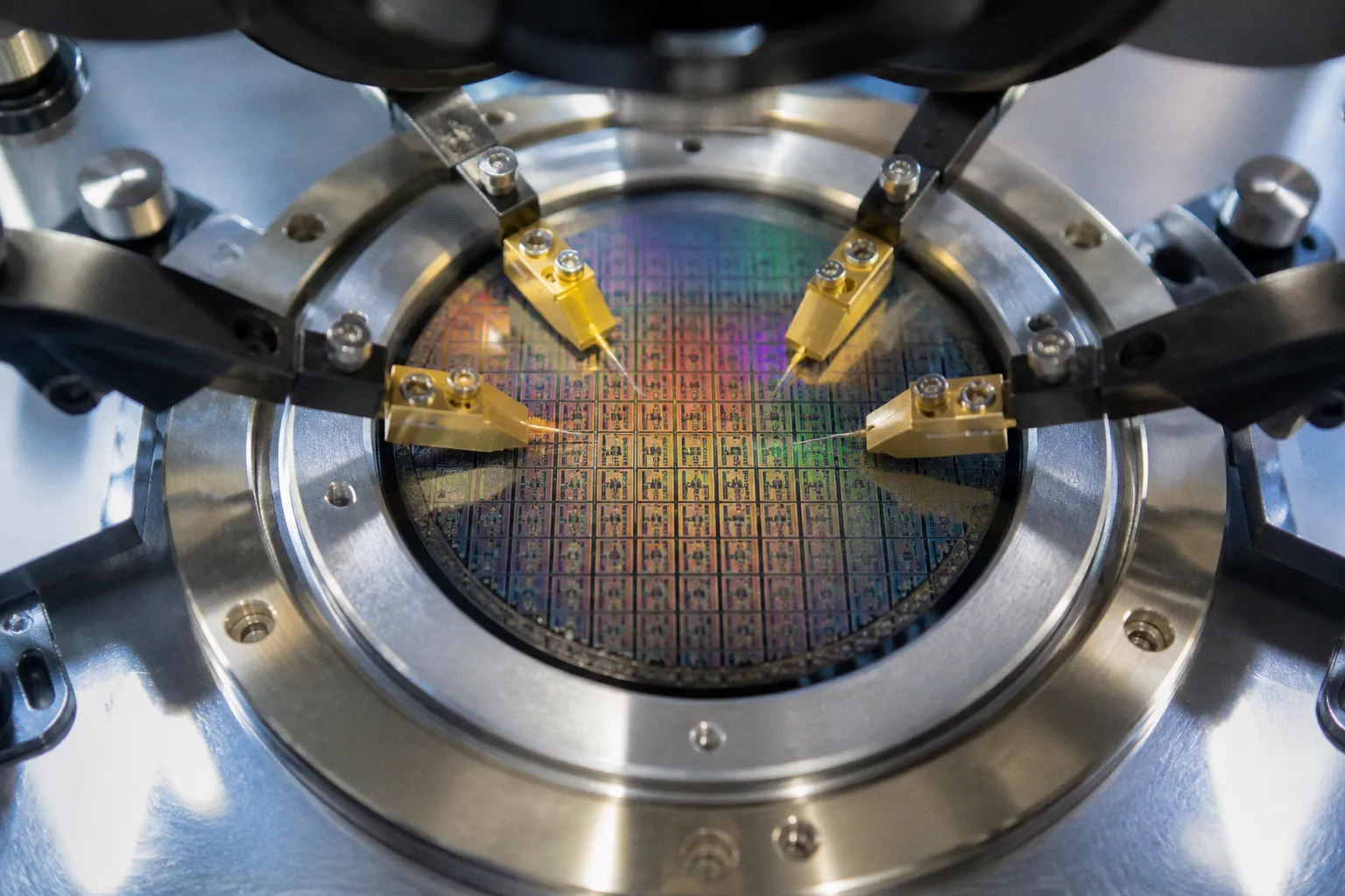 Filtre photonique en silicium programmable pour l'accord continu des lasers