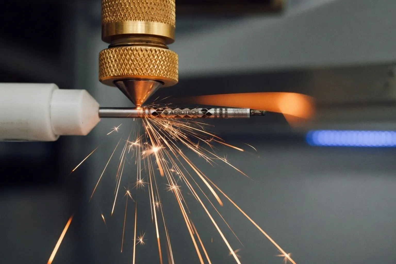 LaserTurn280 : la nouvelle plateforme Aerotech pour l'usinage haute cadence de dispositifs médicaux