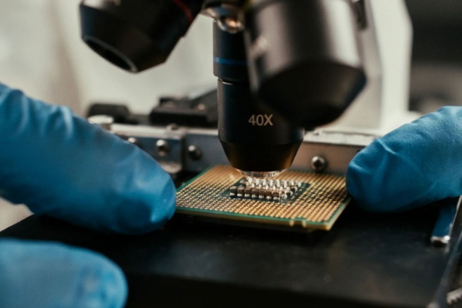 Photonique sur silicium : le moteur technologique de l'IA et du calcul haute performance